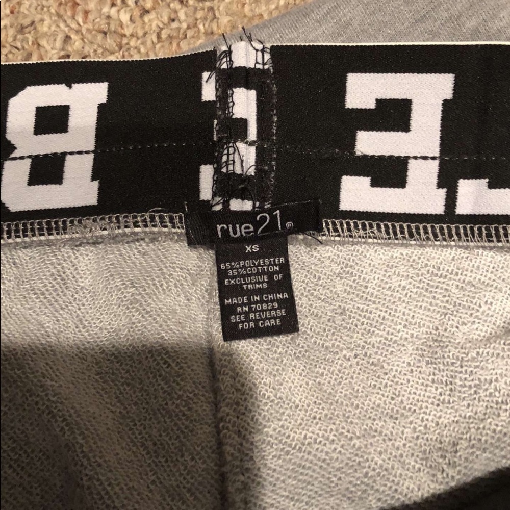 joggers - Picture 3 of 3